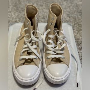 Women’s converse